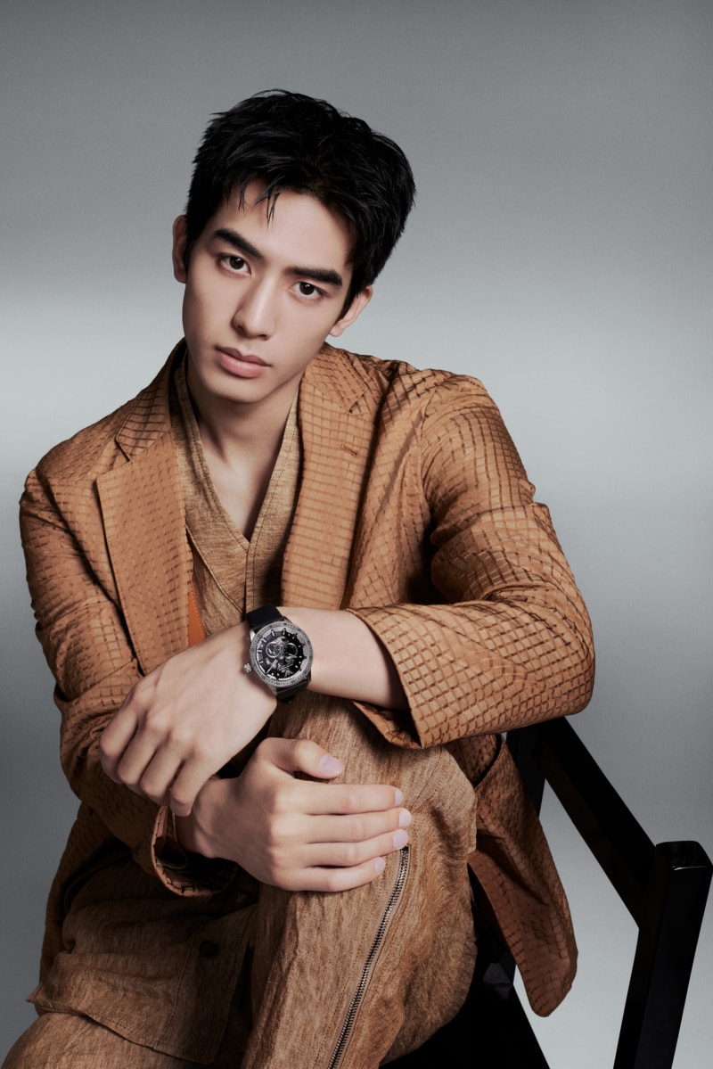 彰顯簡約美學，Emporio Armani 2022 春夏腕錶及配飾系列