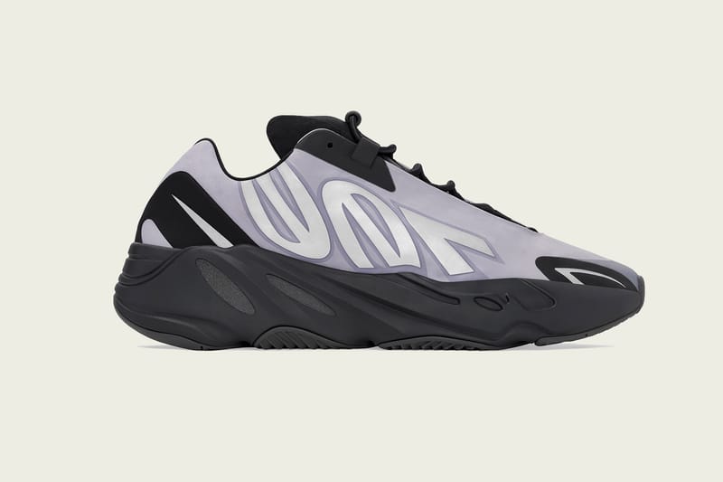 men yeezy boost 700 v2