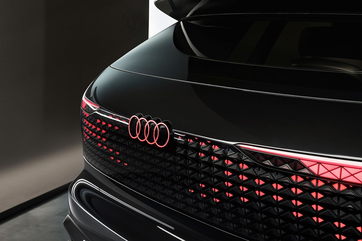 Audi 全新電能概念車 Urbansphere 正式亮相