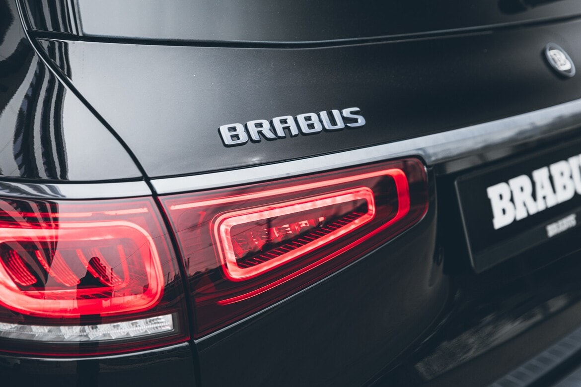 Brabus 打造 900 匹馬力 Mercedes-Maybach GLS 600 黑魂豪改車型