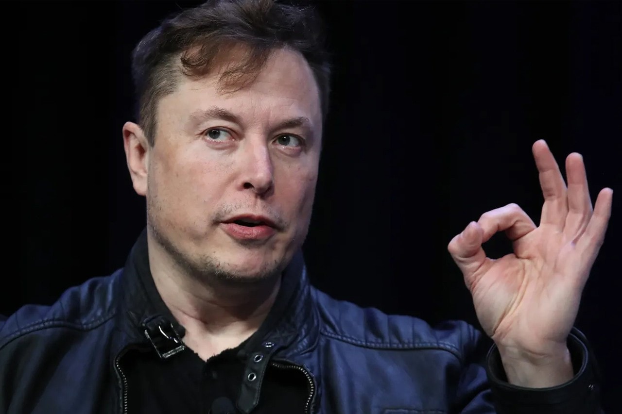 Elon Musk 親自透露現為「無家可歸」狀態