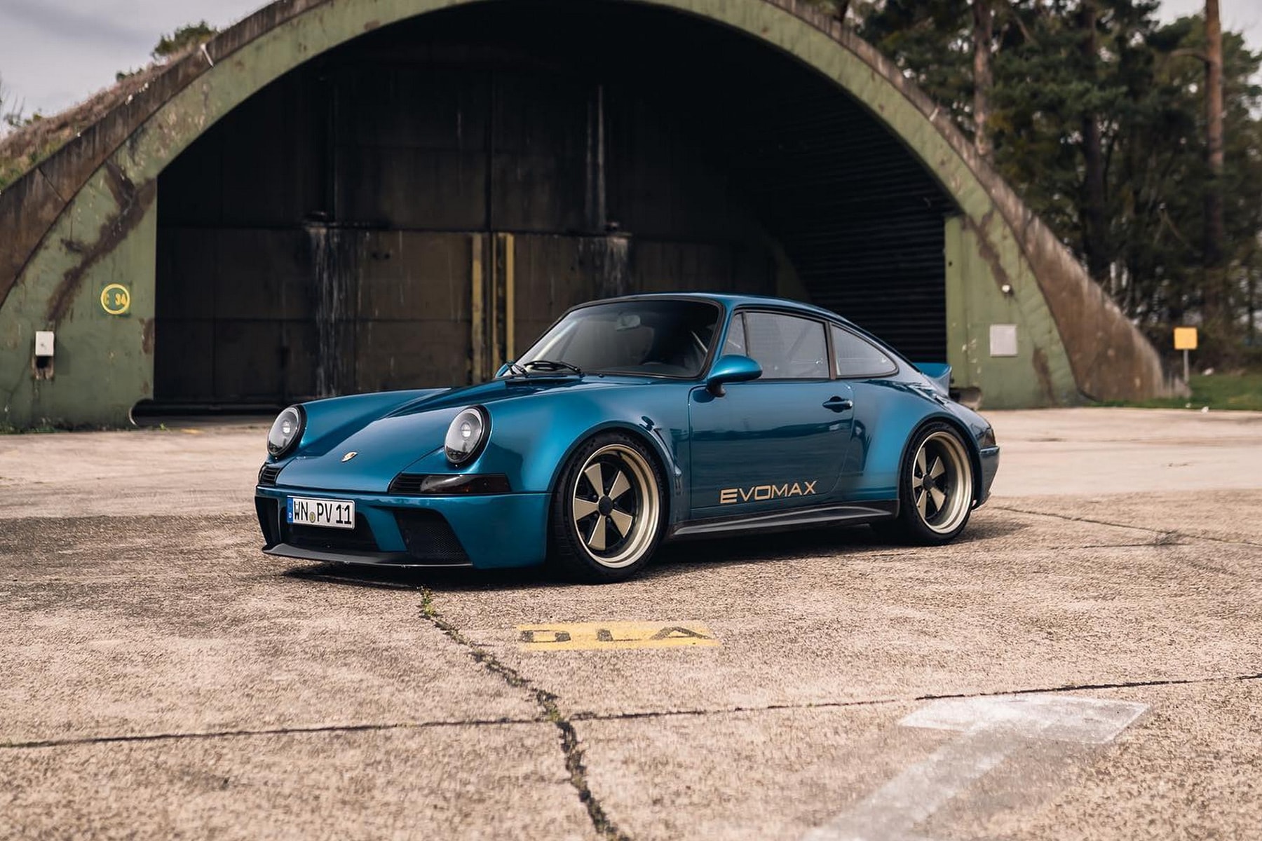 德國車廠 Evomax 打造 964 世代 Porsche 911 性能強化改裝車型