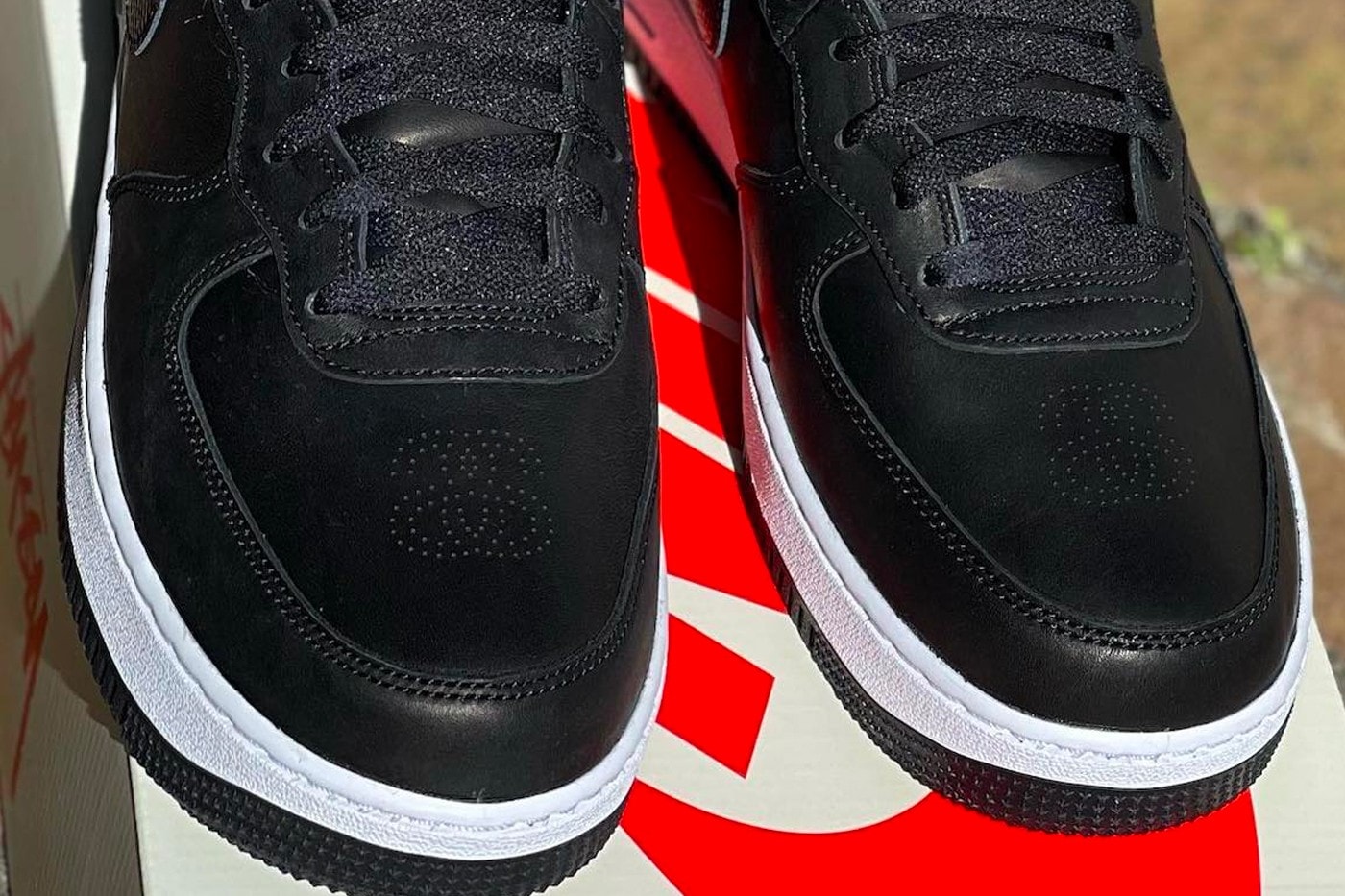 近賞 Stüssy x Nike Air Force 1 Mid「Black」全新聯乘鞋款
