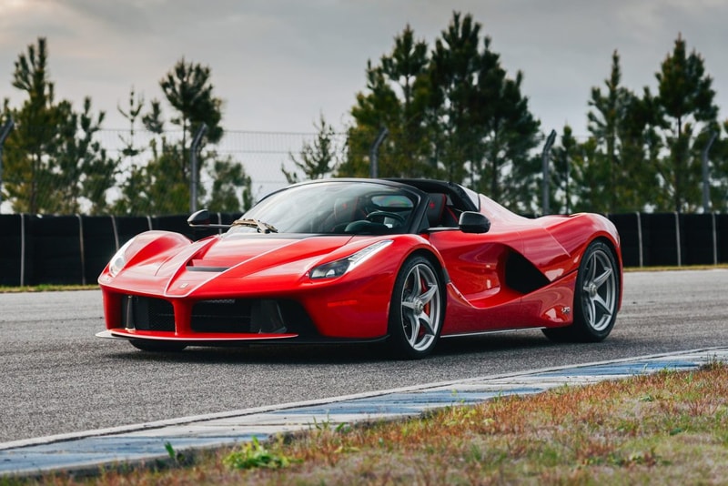 全球限量 210 輛「馬王」LaFerrari Aperta 拍賣競標價突破 $500 萬美元