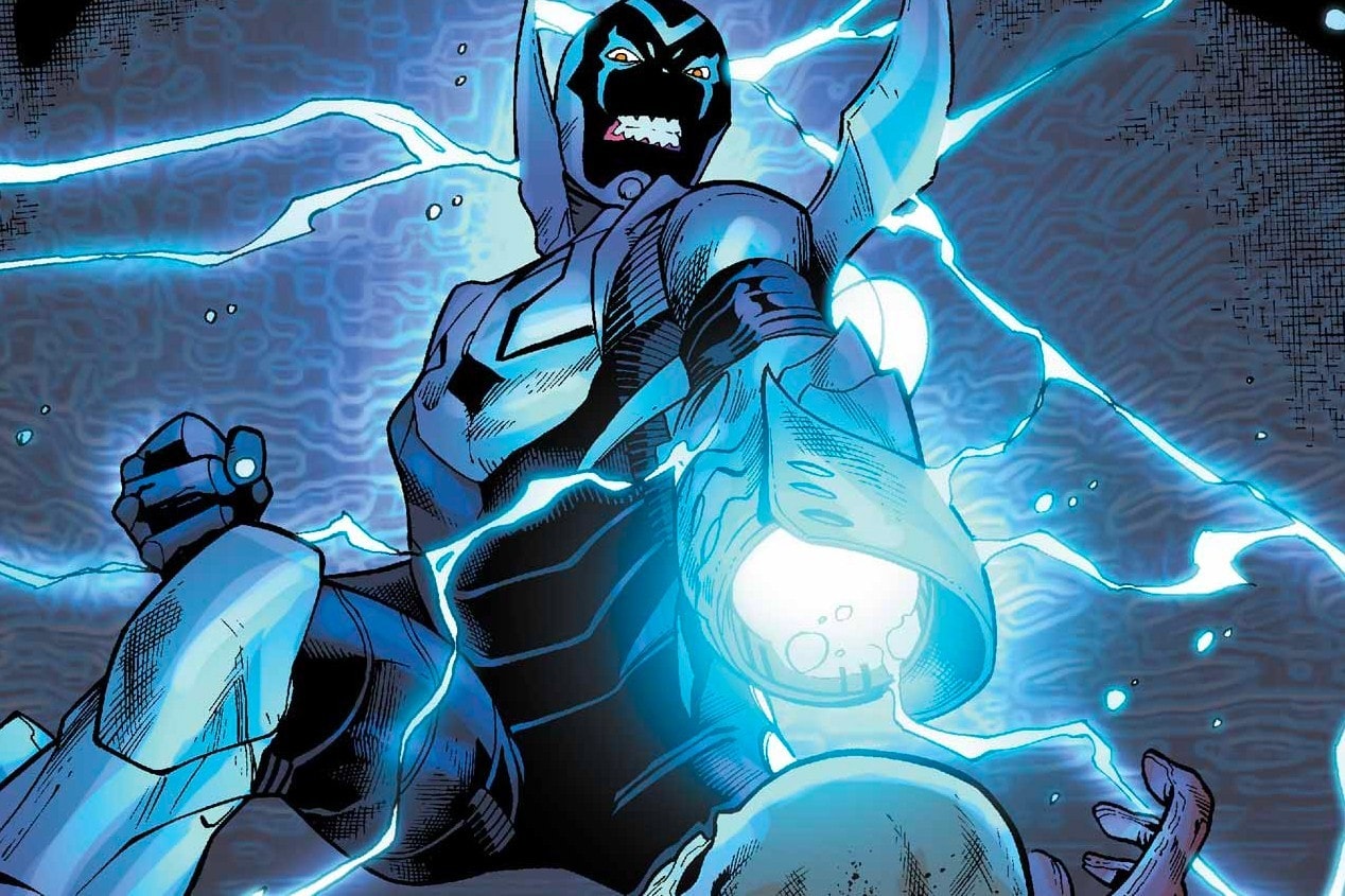 DC 全新超級英雄電影《藍甲蟲 Blue Beetle》片場側拍照曝光主角戰服