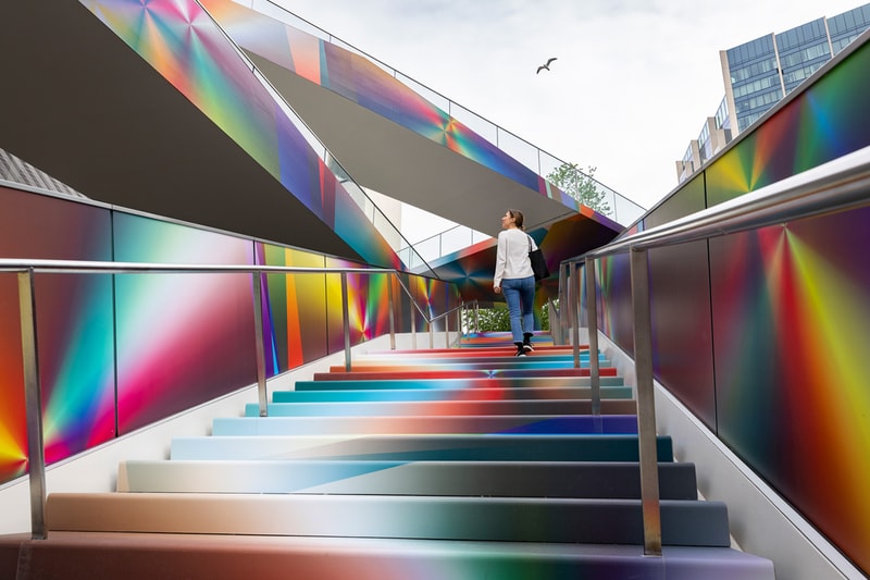 近賞藝術家 Felipe Pantone 改造倫敦 Greenwich Peninsula 高架人行道 The Tide