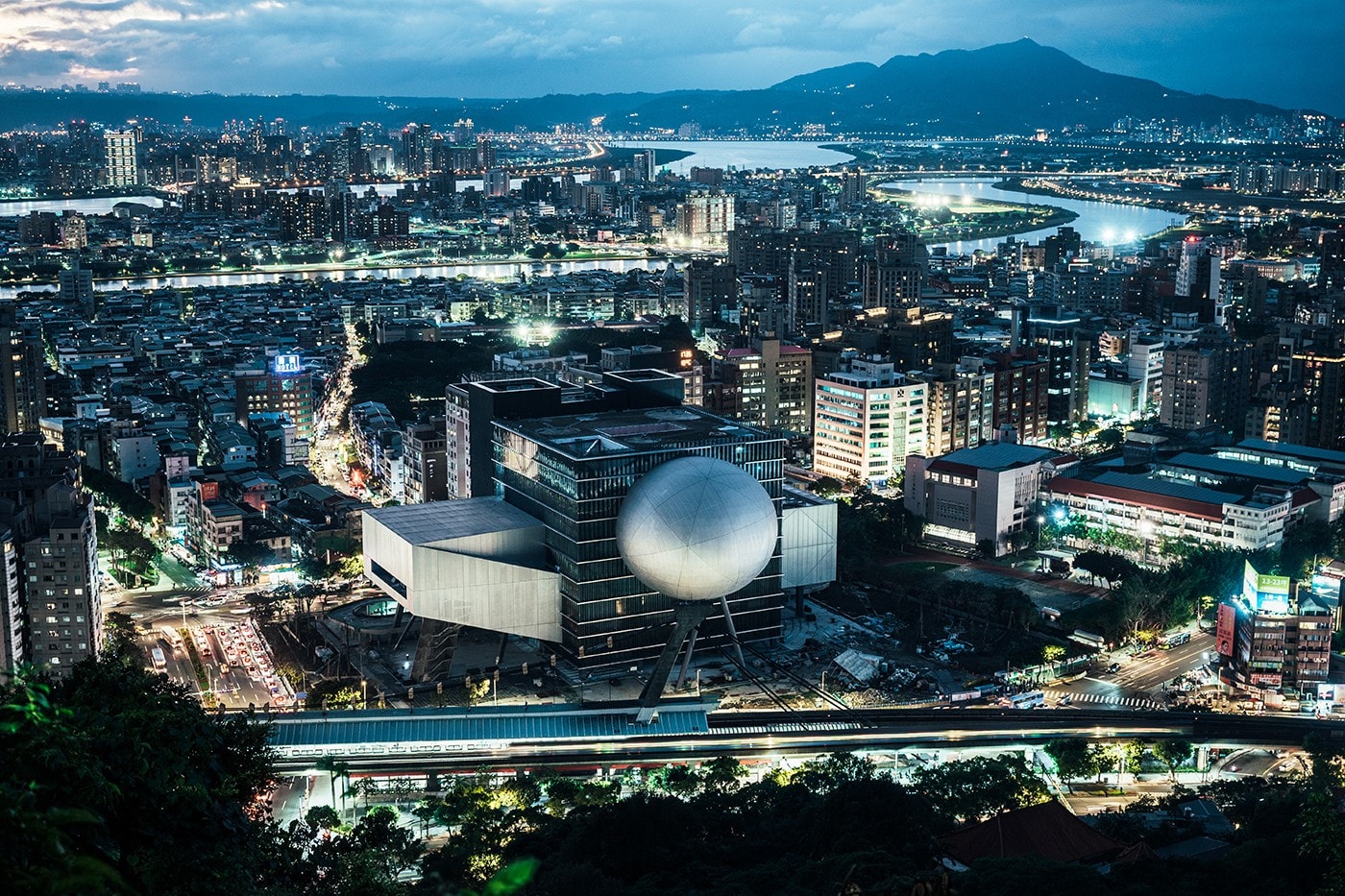 走進全球最令人期待的建築：台北表演藝術中心