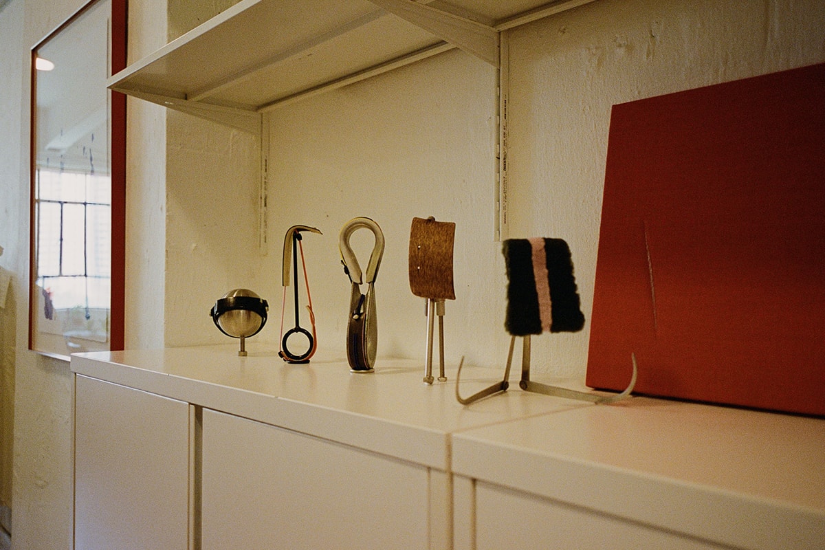 IDEA: 走訪香港時裝設計師 Karmuel 與 Mou 工作室