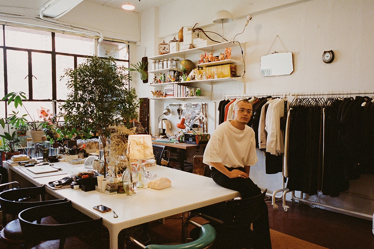 IDEA: 走訪香港時裝設計師 Karmuel 與 Mou 工作室