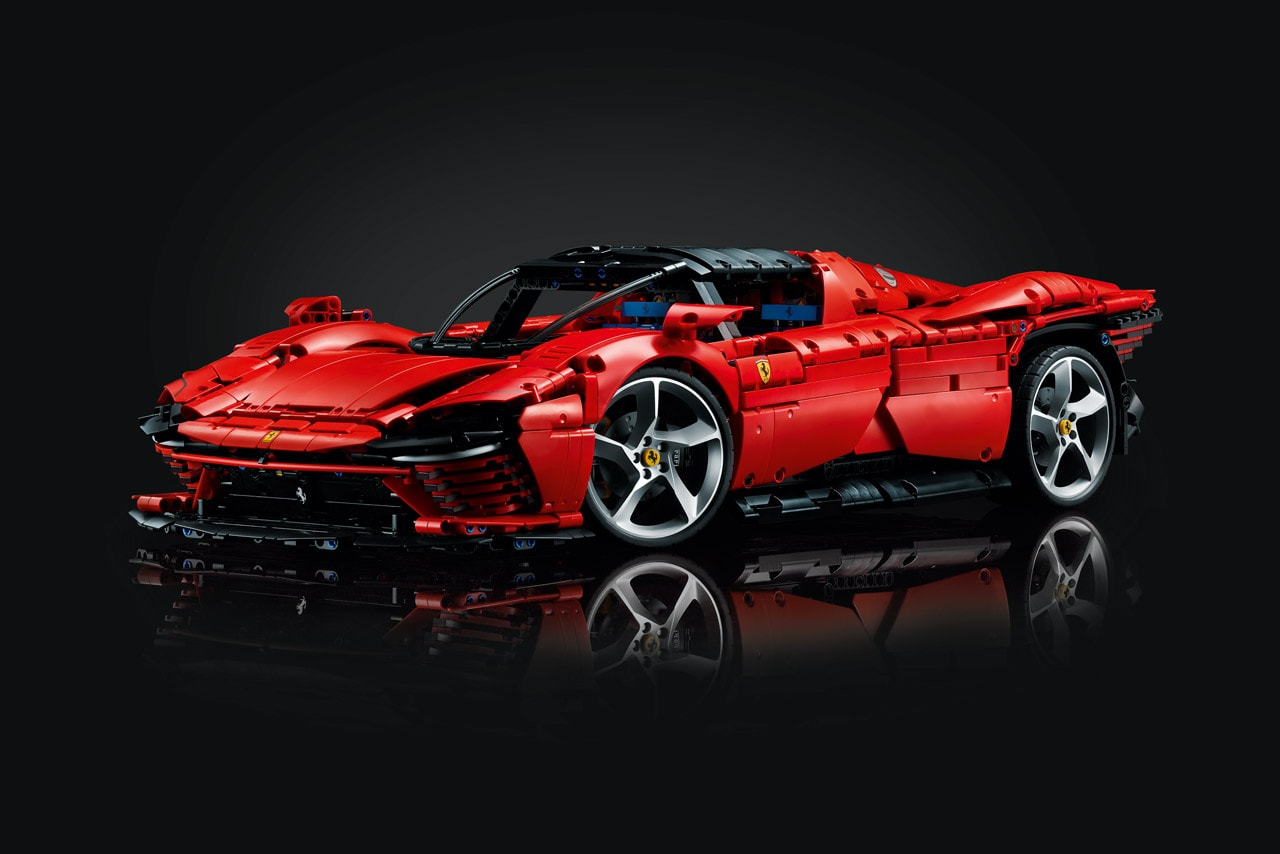LEGO Technic 正式發佈 Ferrari Daytona SP3 積木模型