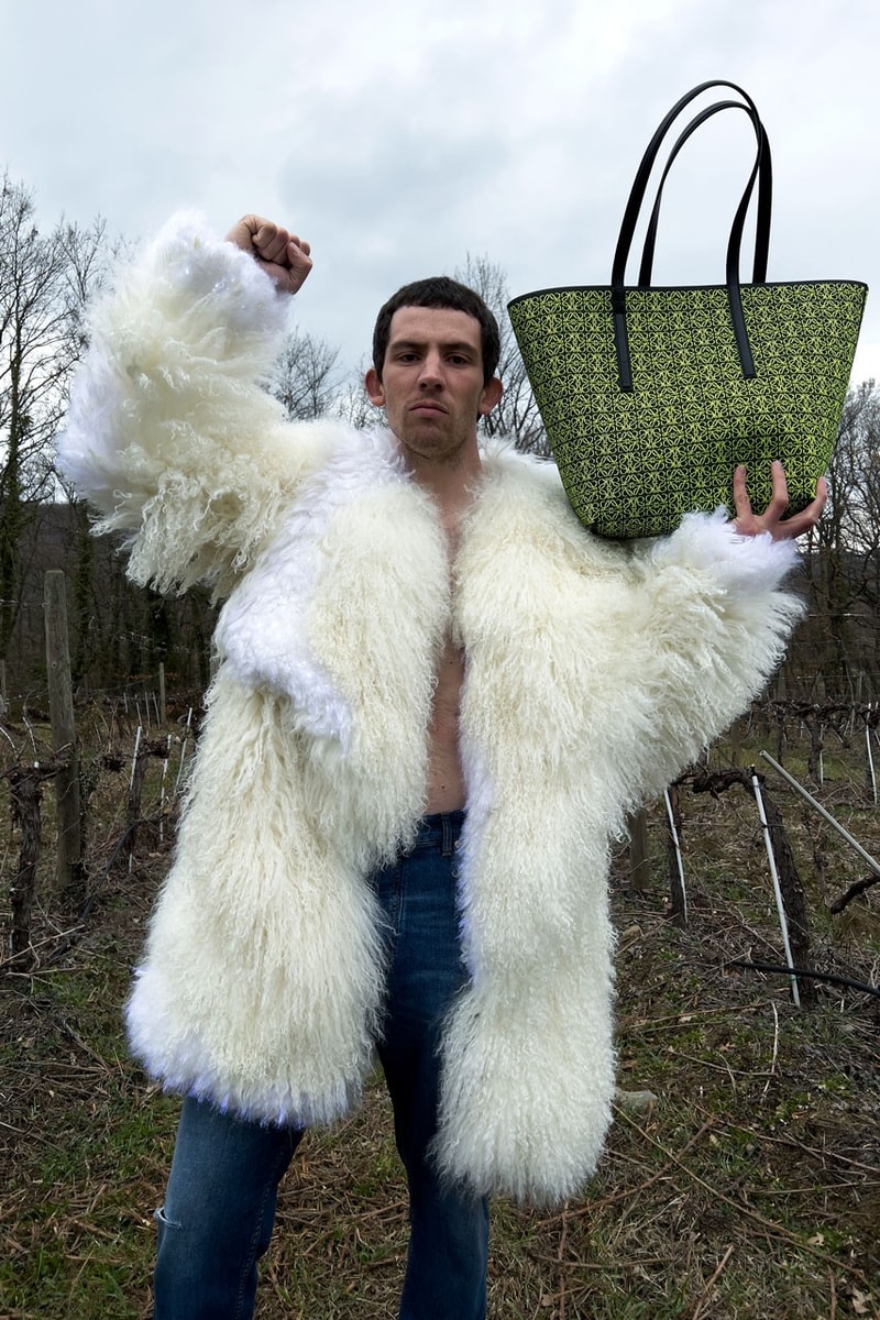 LOEWE 正式發佈 2022 早秋系列形象大片