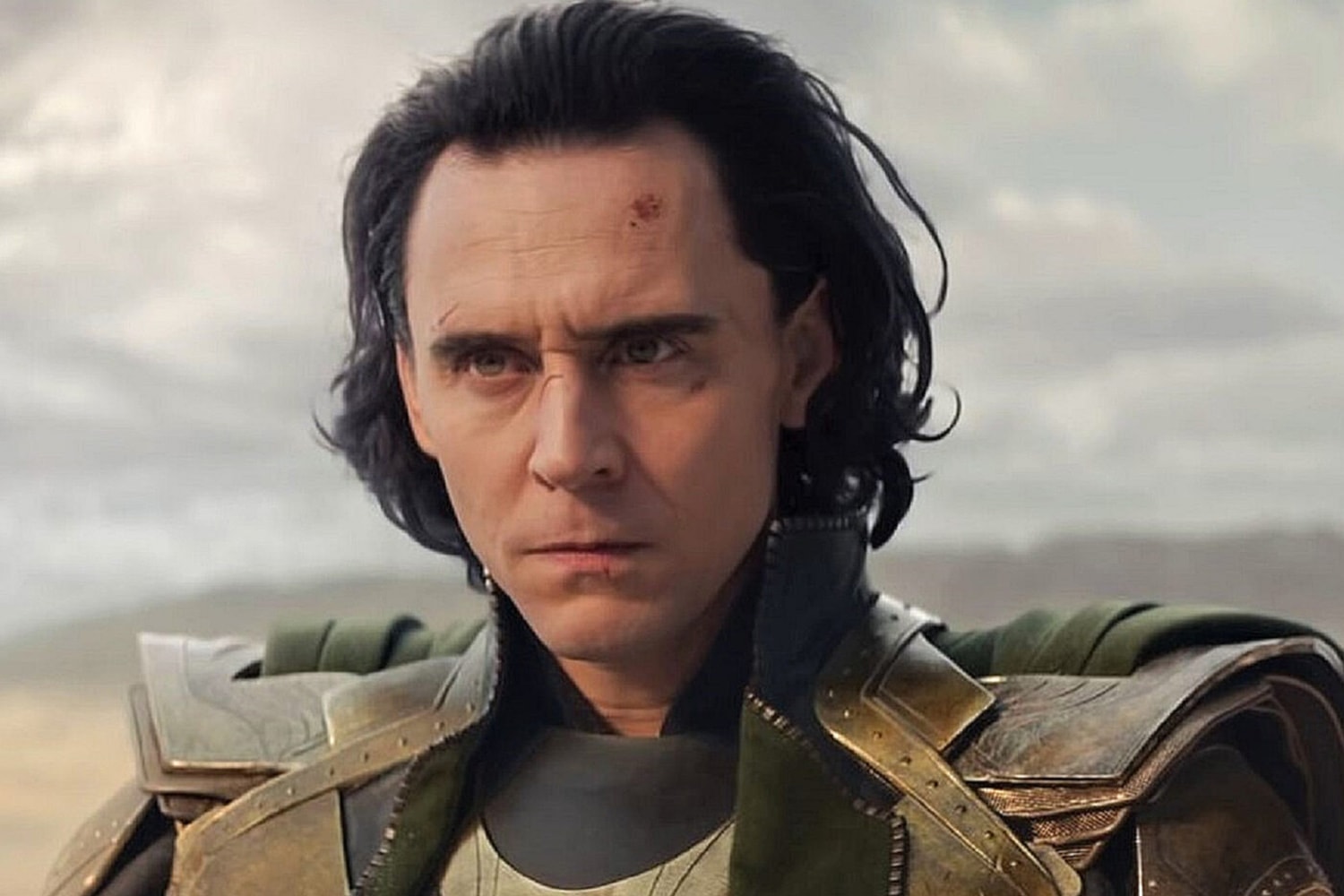Tom Hiddleston 談論「洛基 Loki」的雙性戀角色設定：「出櫃只是一小步」