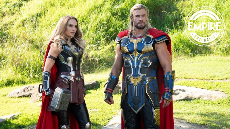 《雷神索爾:愛與雷霆 Thor: Love and Thunder》最新劇照讓 Thor 與「女雷神」正式合體