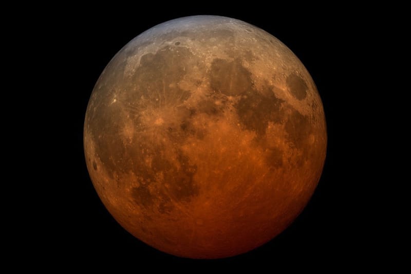 近賞難得一見「超級花血月」現身歐美等地