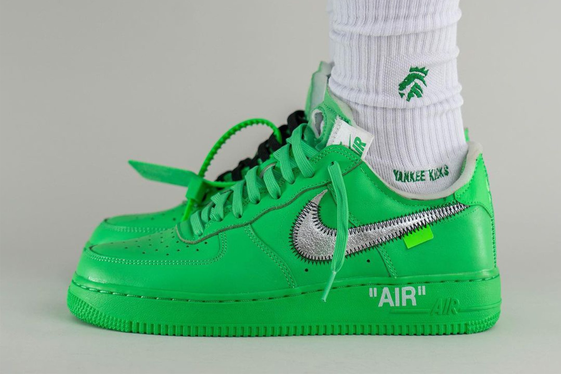 Off-White™ x Nike Air Force 1 Low「Light Green Spark」上腳圖輯、發售情報曝光