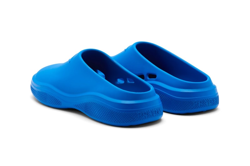 Prada 正式推出價值 $550 美元新款穆勒鞋「Foam rubber mules」