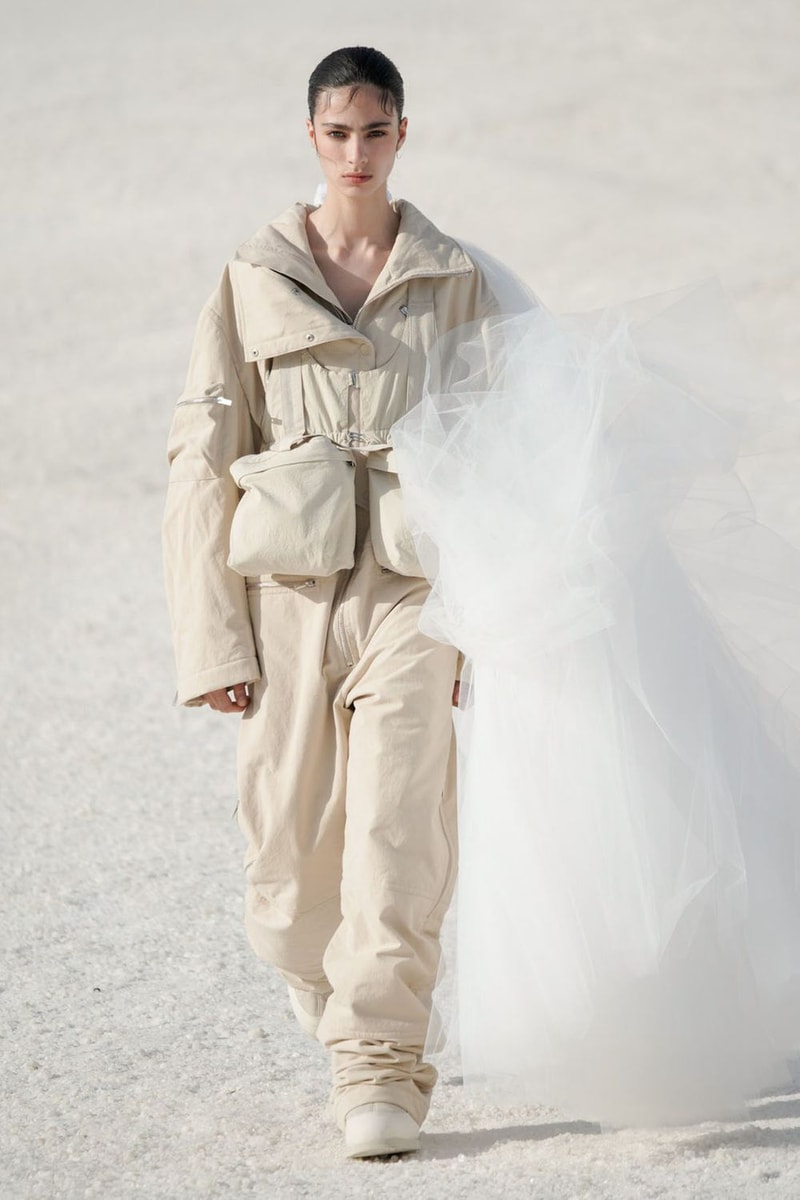 Jacquemus 正式發佈 2022 秋冬系列大秀「LE PAPIER」