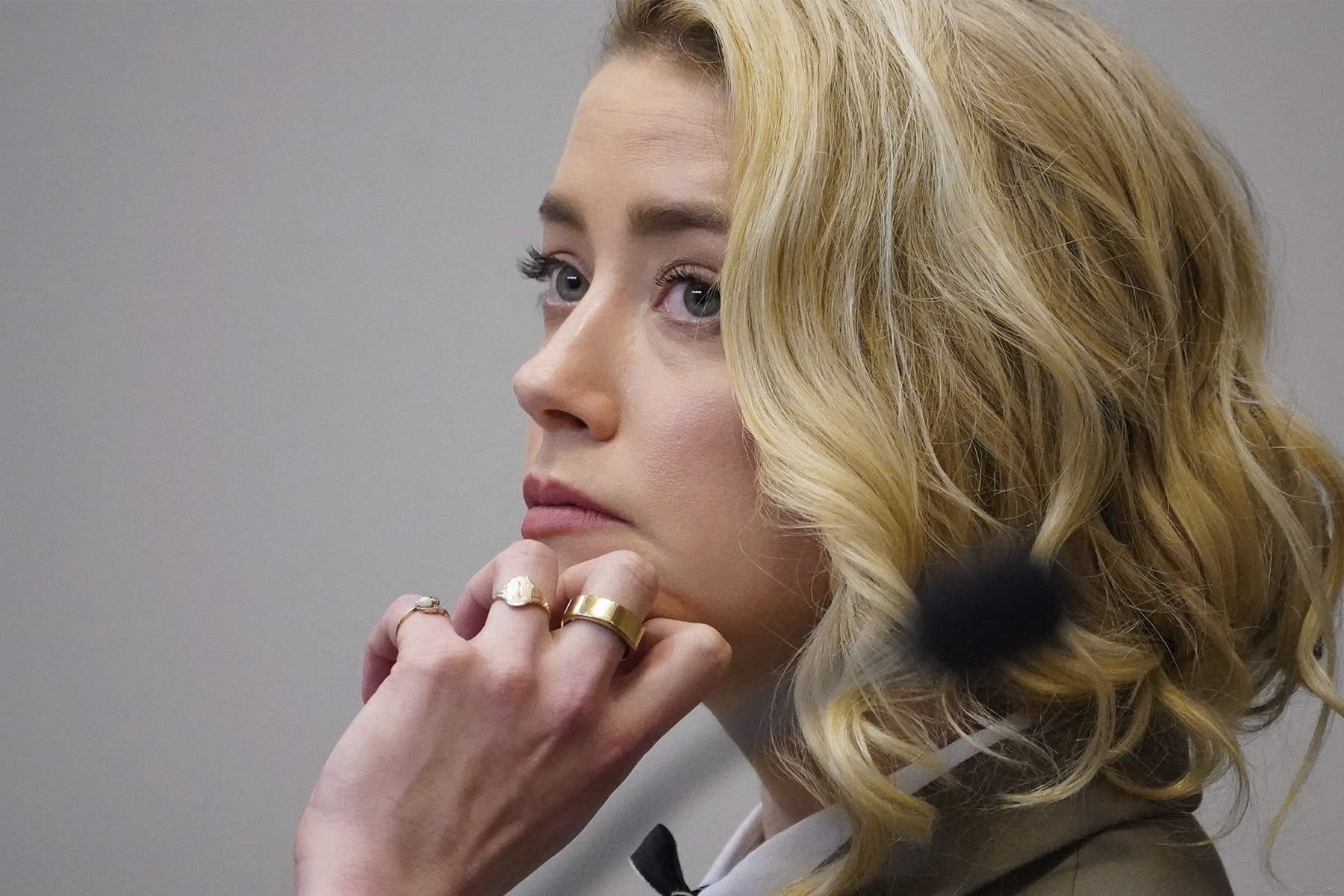 Amber Heard 發佈敗訴聲明稱「時代退步」