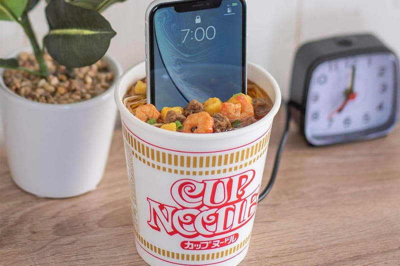 Nissin 日清食品亮相「杯麵造型」手機充電座