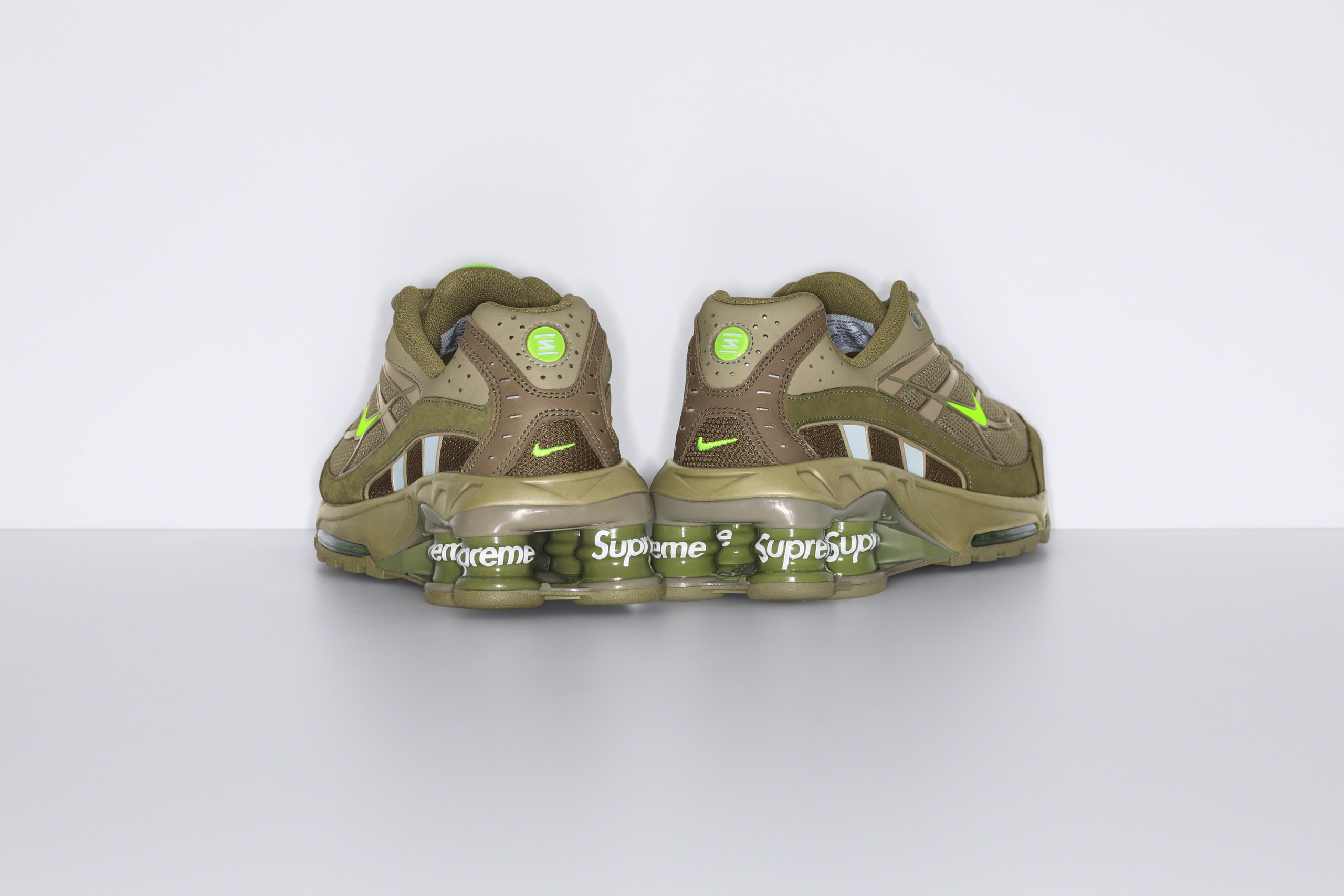 Supreme x Nike Shox Ride 2 全新 2022 春季聯乘系列鞋款發佈