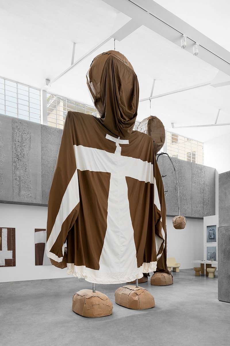 近賞 Toogood x Carhartt WIP 聯手打造「Re-Cut」巨型裝置作品