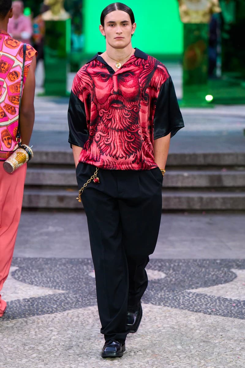 Versace 2023 春夏男裝系列大秀正式登場