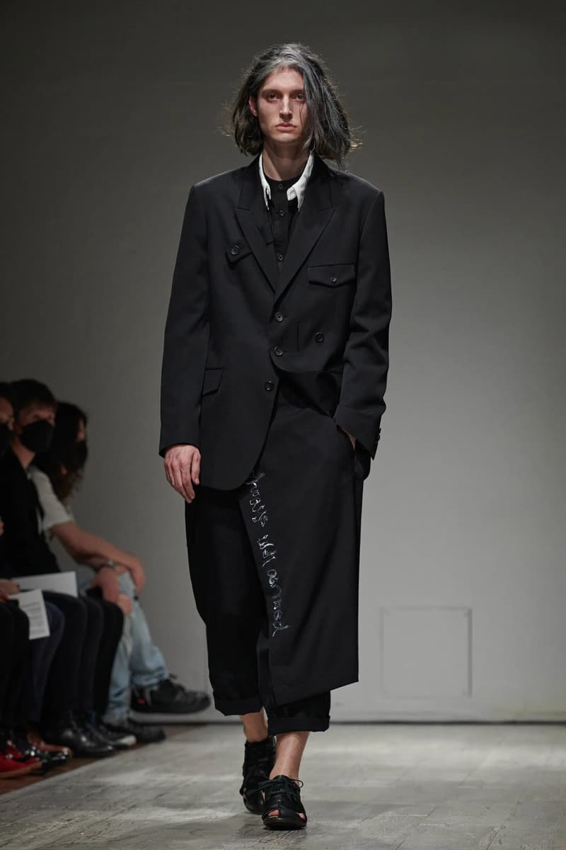 Yohji Yamamoto 2023 年春季男裝系列大秀正式登場