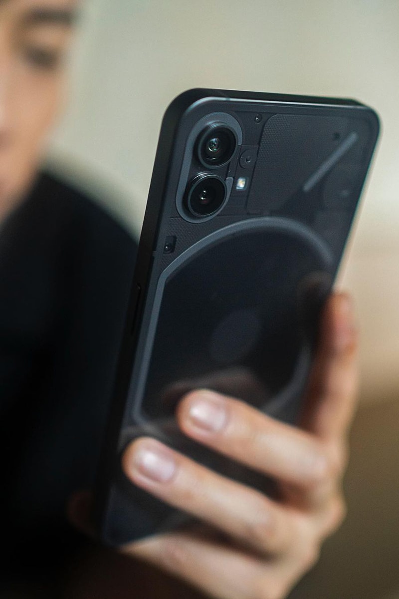 潮流愛好者紛紛入手，Nothing 首款手機 Phone（1）風靡全港