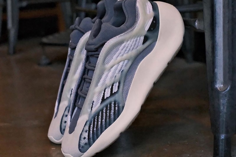 率先預覽 YEEZY 700 V3 最新配色「Fade Salt」