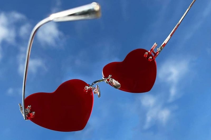 AMBUSH 正式推出一系列「愛心造型」太陽眼鏡