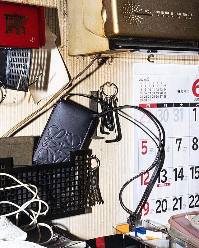 LOEWE 攜手日本知名選貨店鋪 GR8 打造最新形象特輯