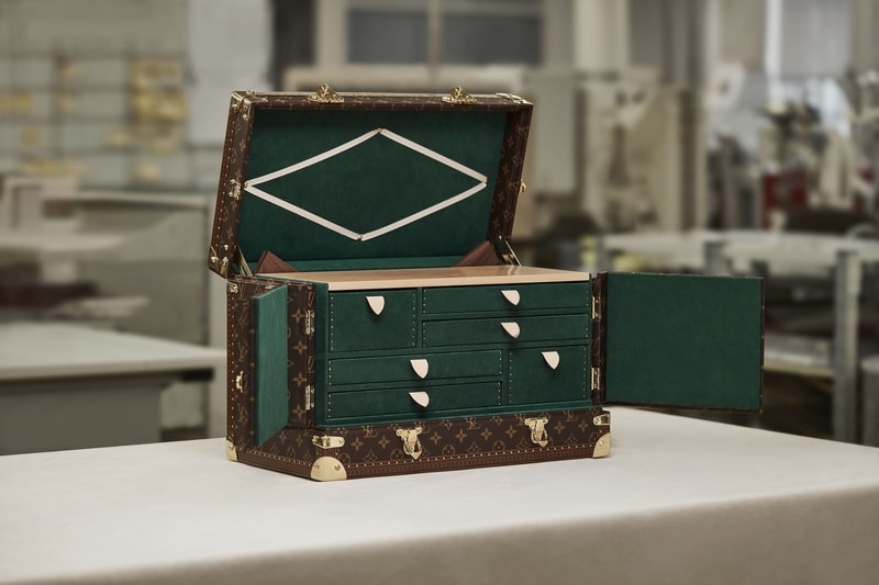 Louis Vuitton 推出全新 Vanity 麻將箱
