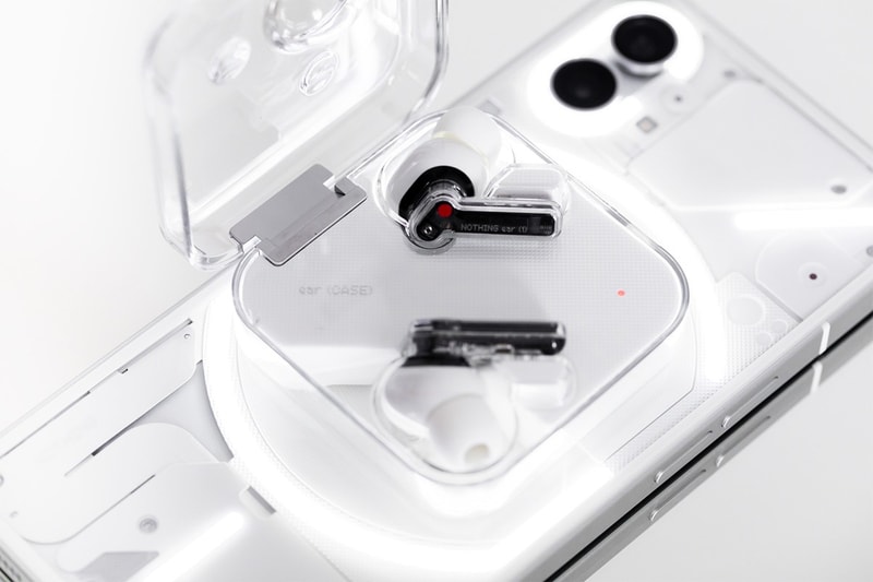 HYPEBEAST 獨家近賞話題手機 Nothing Phone（1）