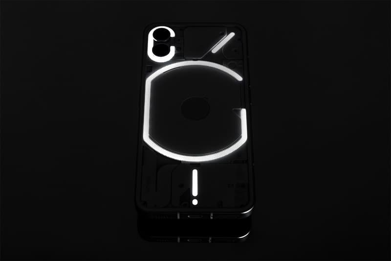 HYPEBEAST 獨家近賞話題手機 Nothing Phone(1)