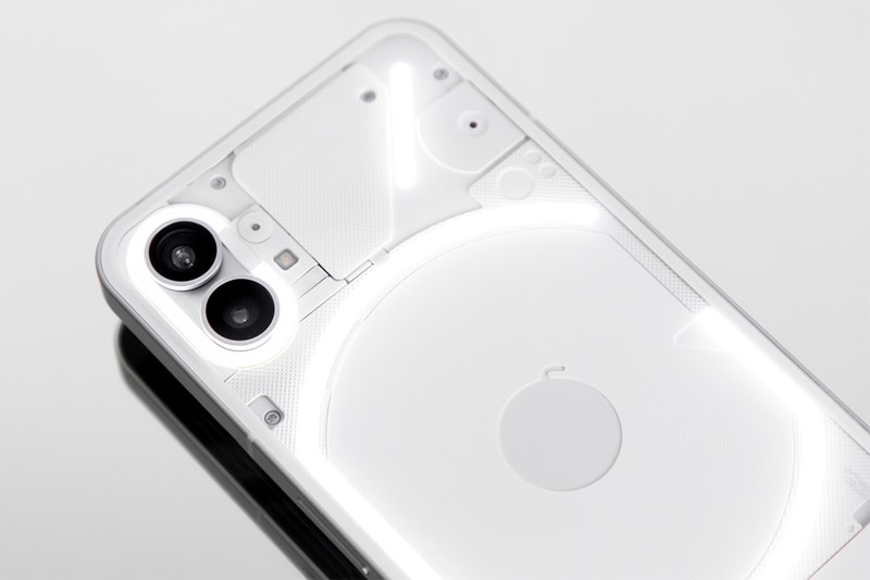 HYPEBEAST 獨家近賞話題手機 Nothing Phone（1）