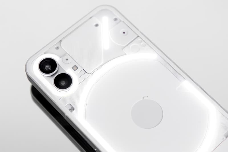 HYPEBEAST 獨家近賞話題手機 Nothing Phone(1)