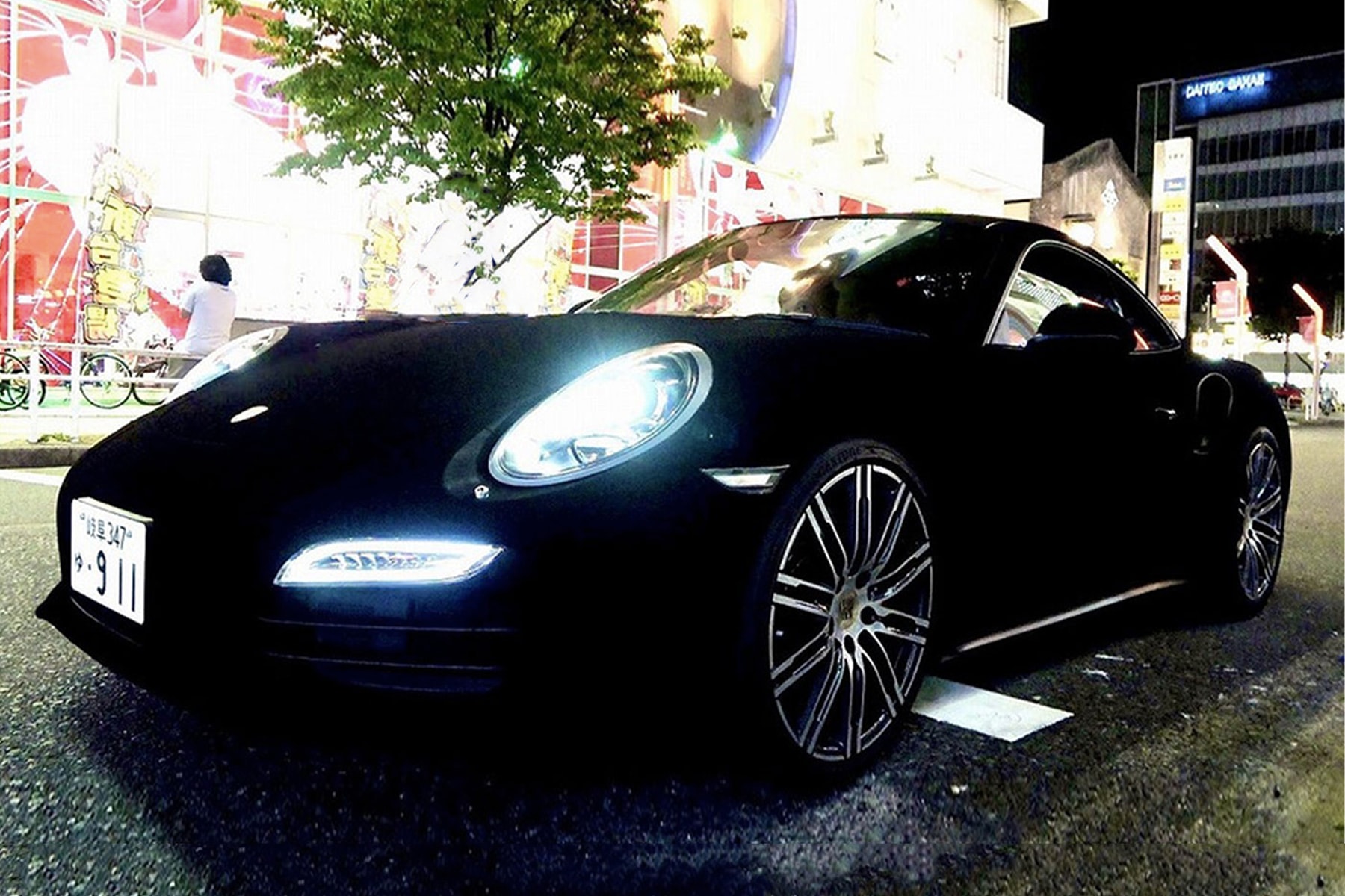 日本汽車店舖打造極致虛無之黑 Porsche 911 改裝車款