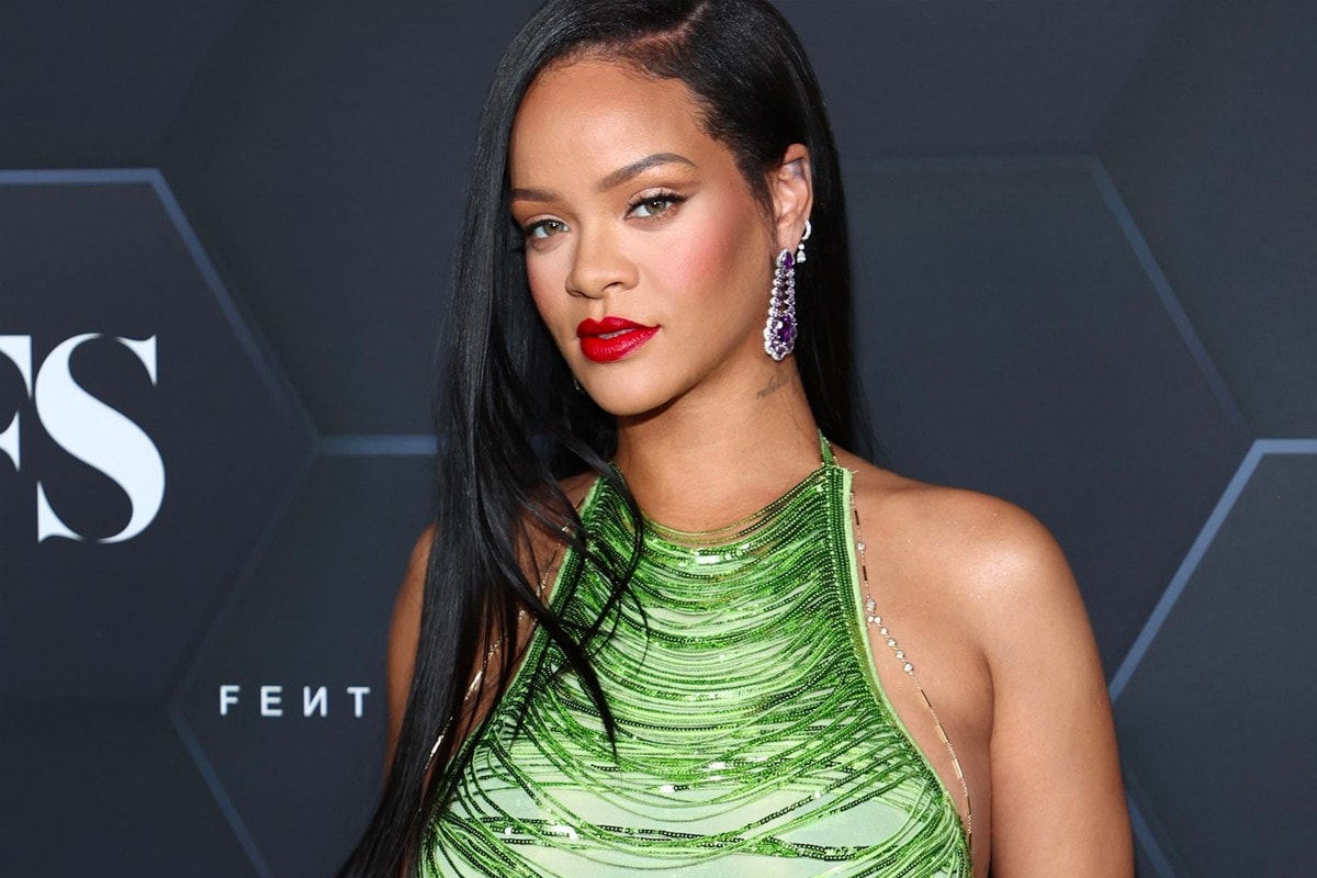 Rihanna 身價 $14 億名列全美白手起家最年輕女性億萬富翁