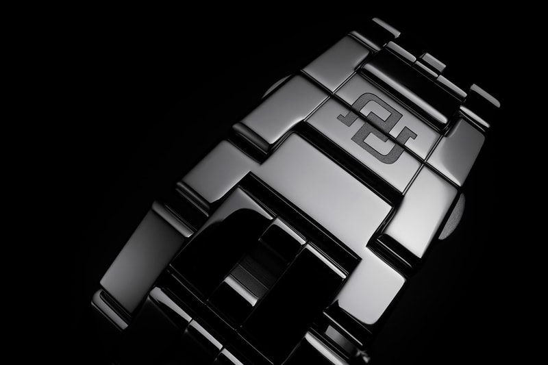 Roger Dubuis 攜手空山基推出限量 28 枚全新聯名錶款