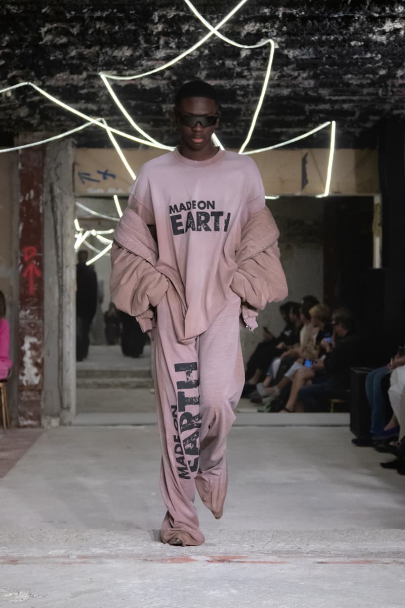 Vetements 2023 春夏系列時裝大秀正式發佈