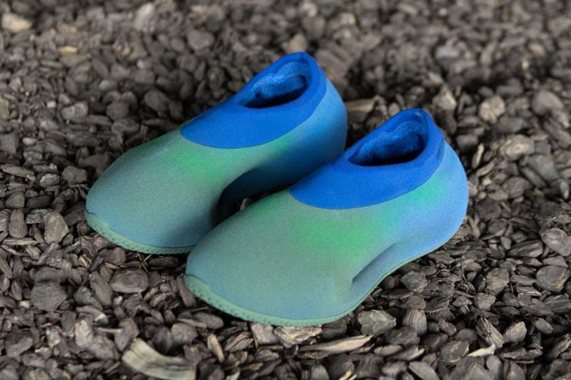 adidas YZY KNIT RNR 最新配色「Faded Azure」近賞圖輯曝光