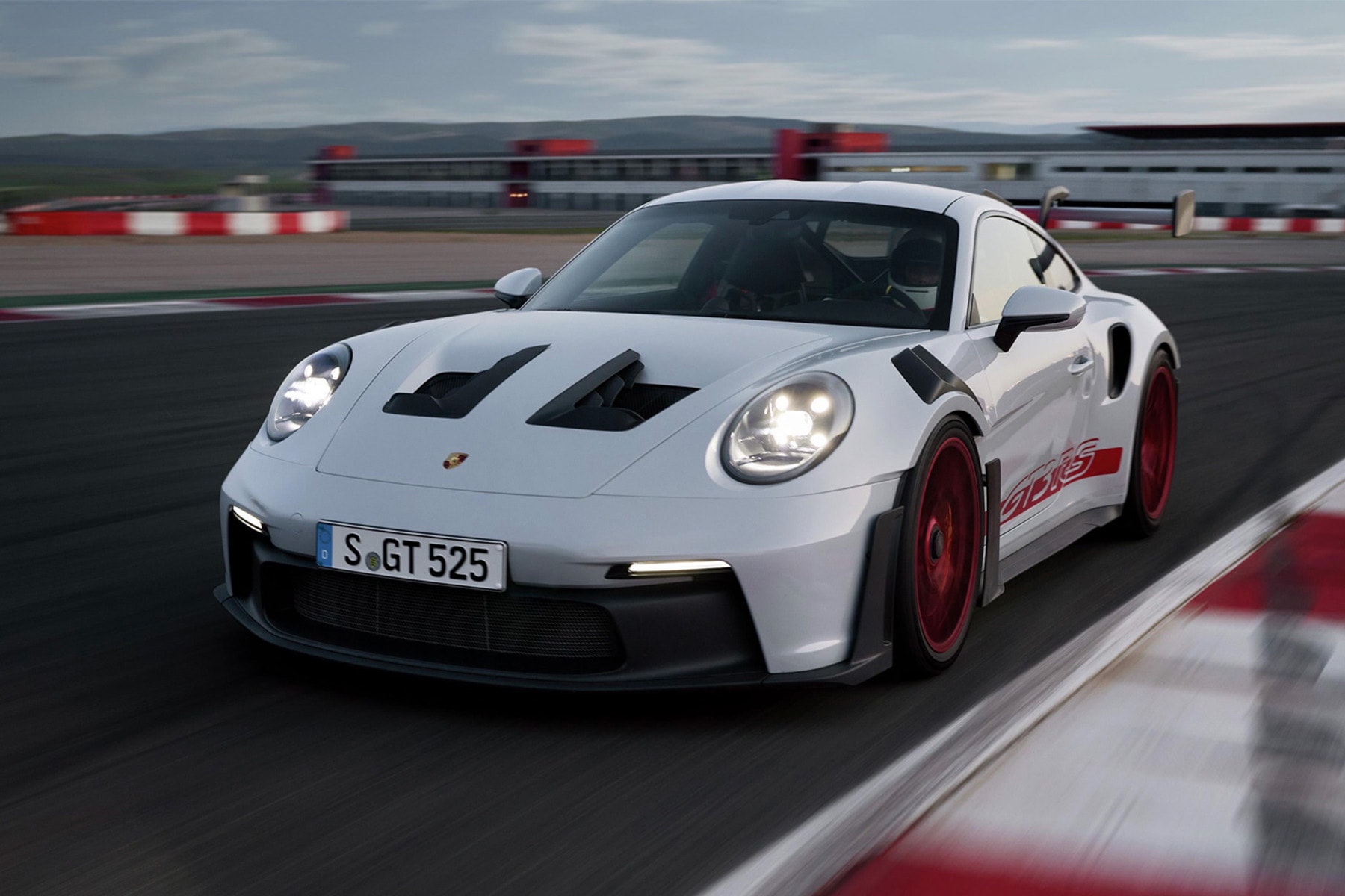 注目全新改款 2023 Porsche 911 GT3 RS 車型正式登場