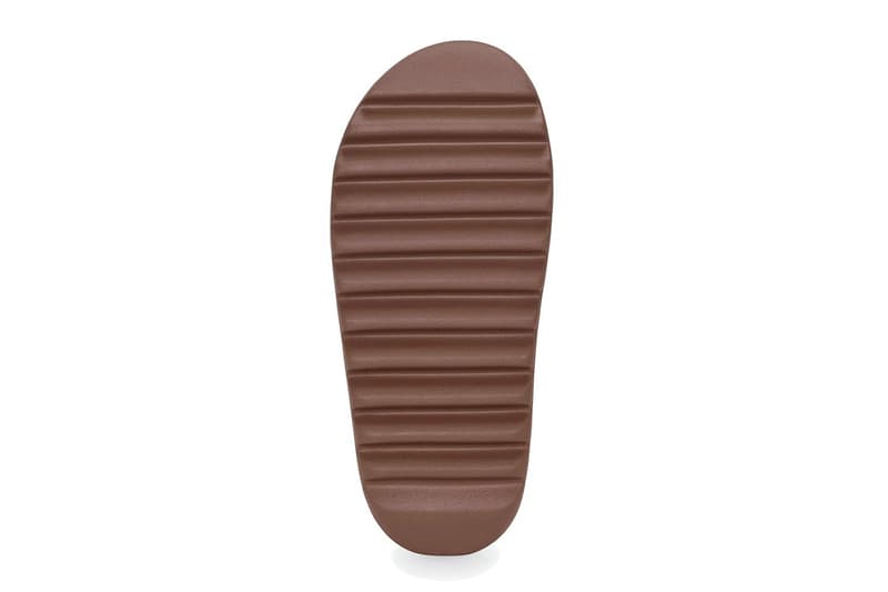 adidas YEEZY Slide 全新配色「Flax」官方圖輯、發售情報正式公開