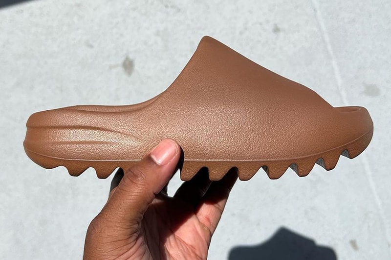 率先近賞 adidas YEEZY Slide 全新配色「Flax」