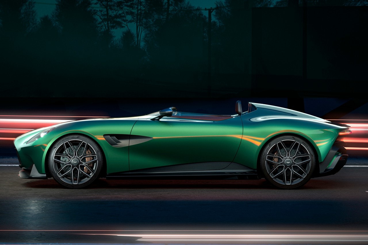 Aston Martin 正式推出極限量開放式座艙超跑 DBR22