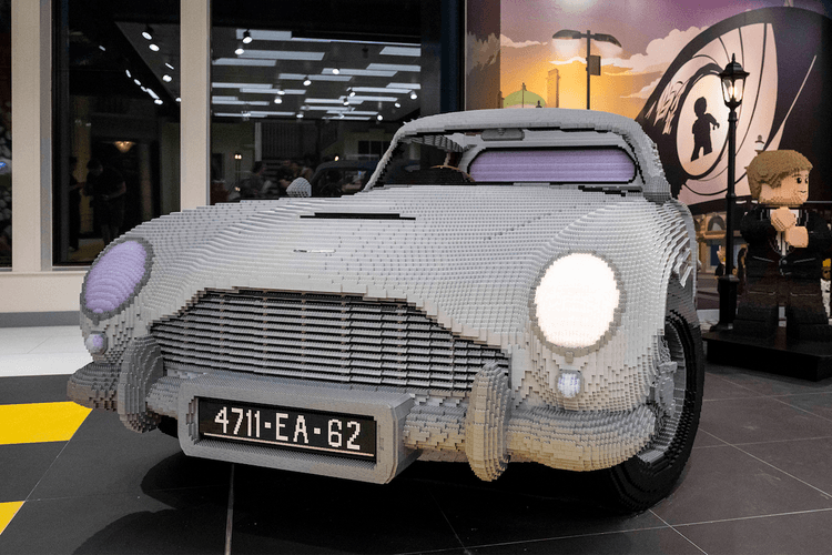 LEGO 實體化 1:1 尺寸經典豪車 Aston Martin DB5