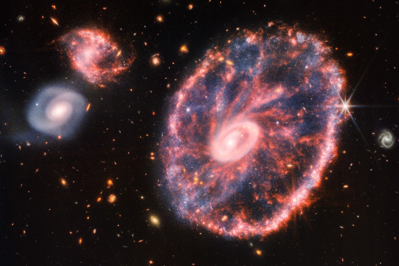 NASA 公開詹姆斯韋伯太空望遠鏡拍攝「車輪星系」圖像