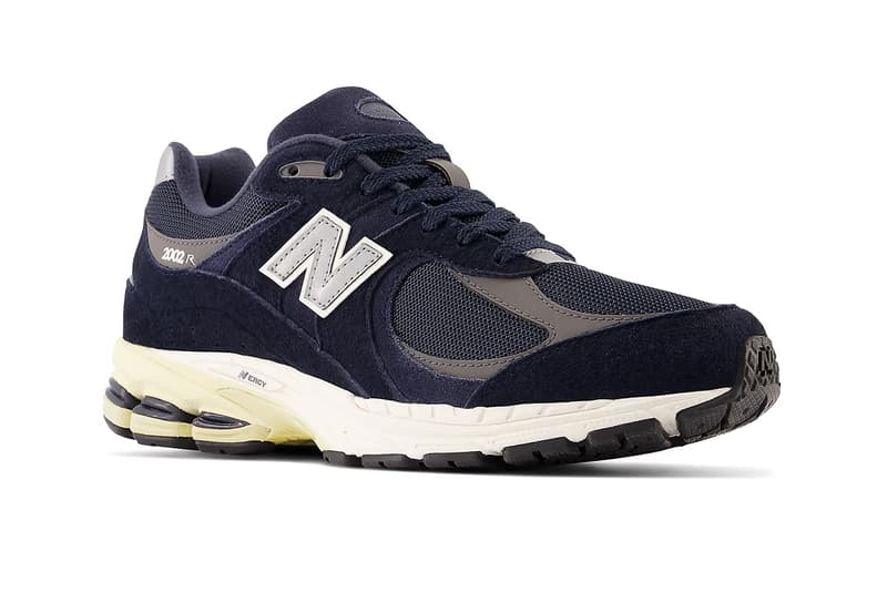 New Balance 2002R 最新配色「Eclipse/Castlerock」正式登場