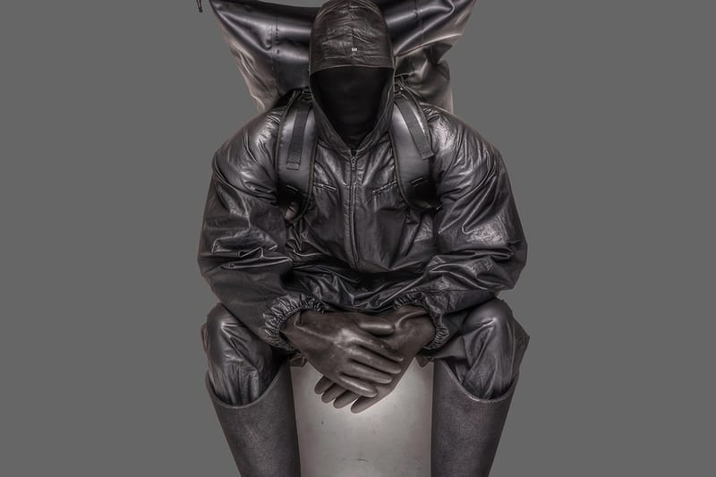 YEEZY GAP ENGINEERED BY BALENCIAGA 正式發佈全新形象廣告