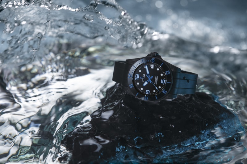 極輕巧而高強度，TITONI 全新 Seascoper 600 CarbonTech 潛水腕表